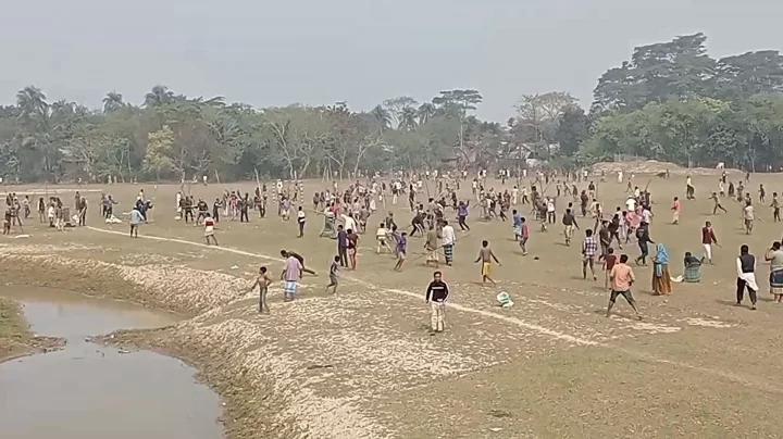 দিন-ক্ষণ-স্থান ঠিক করে দুই পক্ষের সংঘর্ষ, আহত অর্ধশতাধিক